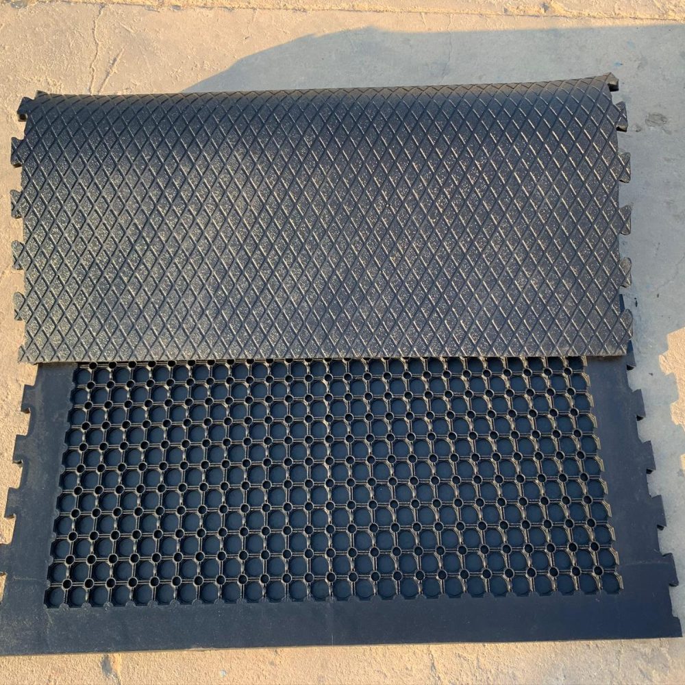 COW MAT 23 MM HEAVY DUTY WITH INTERLOCKING